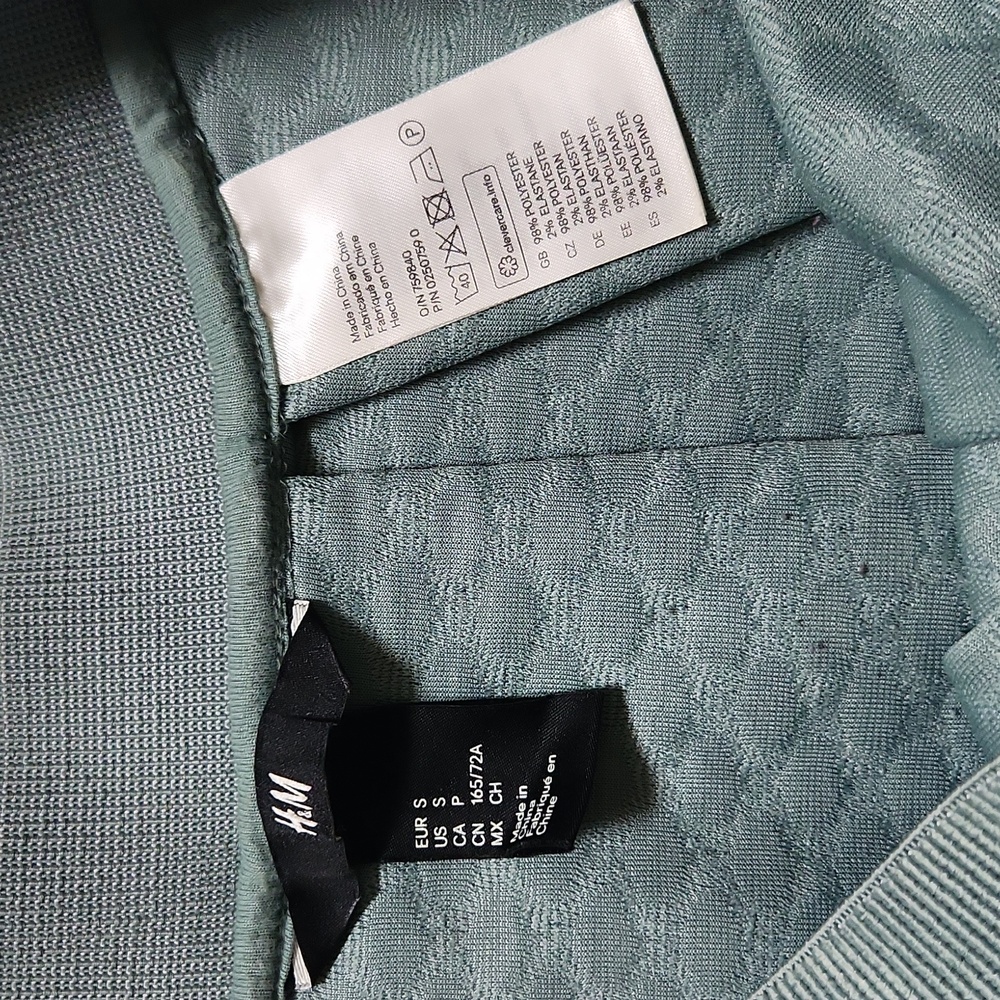 H&M Skirt - Picture 2 of 2